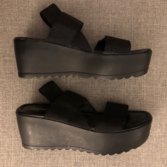 Platform Sandals - Picture 3 of 4